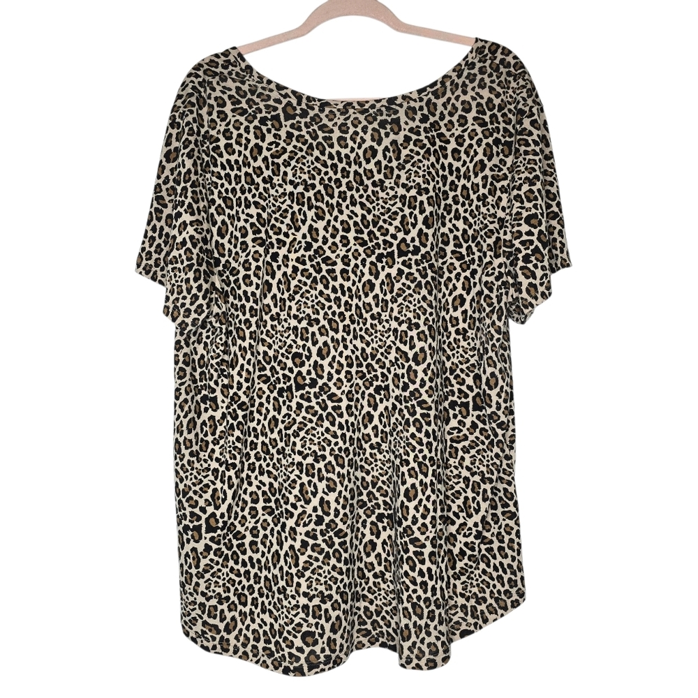 a.n.a women's leopard print short sleeve top - Picture 2 of 5